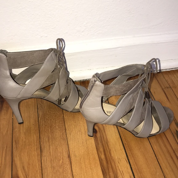 Nine West nude gray lace up, cut out heels 8M - Picture 4 of 8